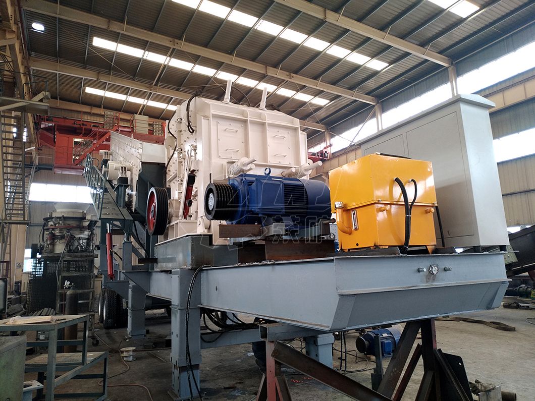 Mobile impact crushing and screening station Mobile impact crushing and screening station