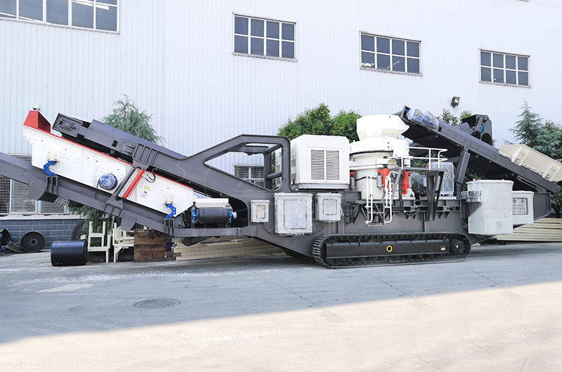 Crawler type mobile impact crushing station