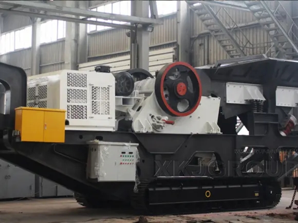 Crawler type mobile jaw crusher
