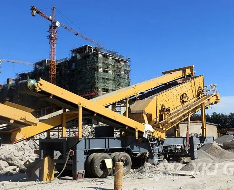 How to choose a crawler mobile crushing 