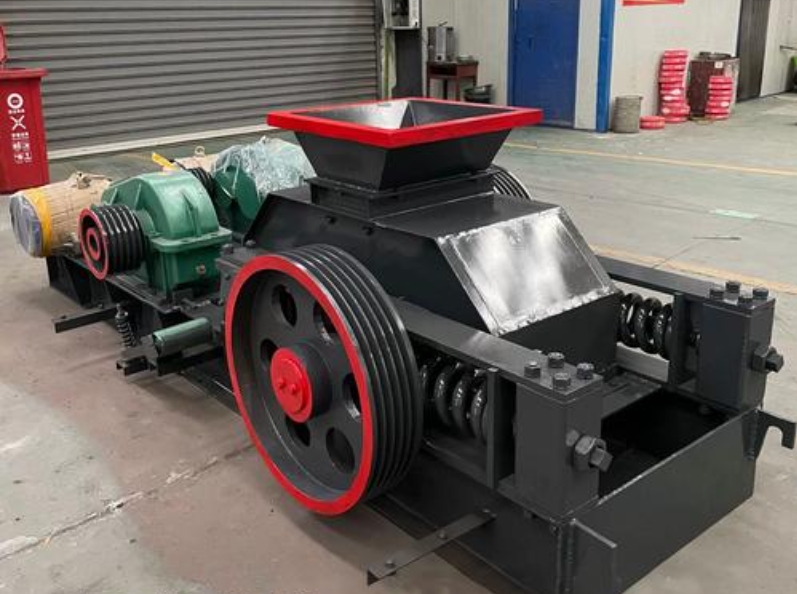 Roller crusher is an efficient crushing 