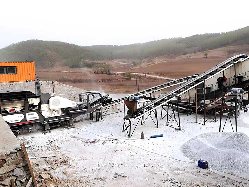Potassium-sodium feldspar mobile crusher