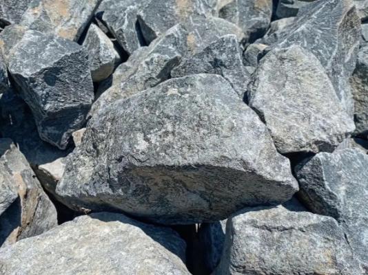 What are the characteristics of phosphat